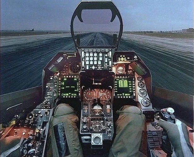 f-16-pilot-view-v0-1afk0l6pzrf01